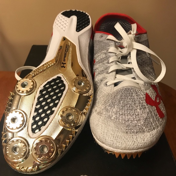 under armour distance spikes